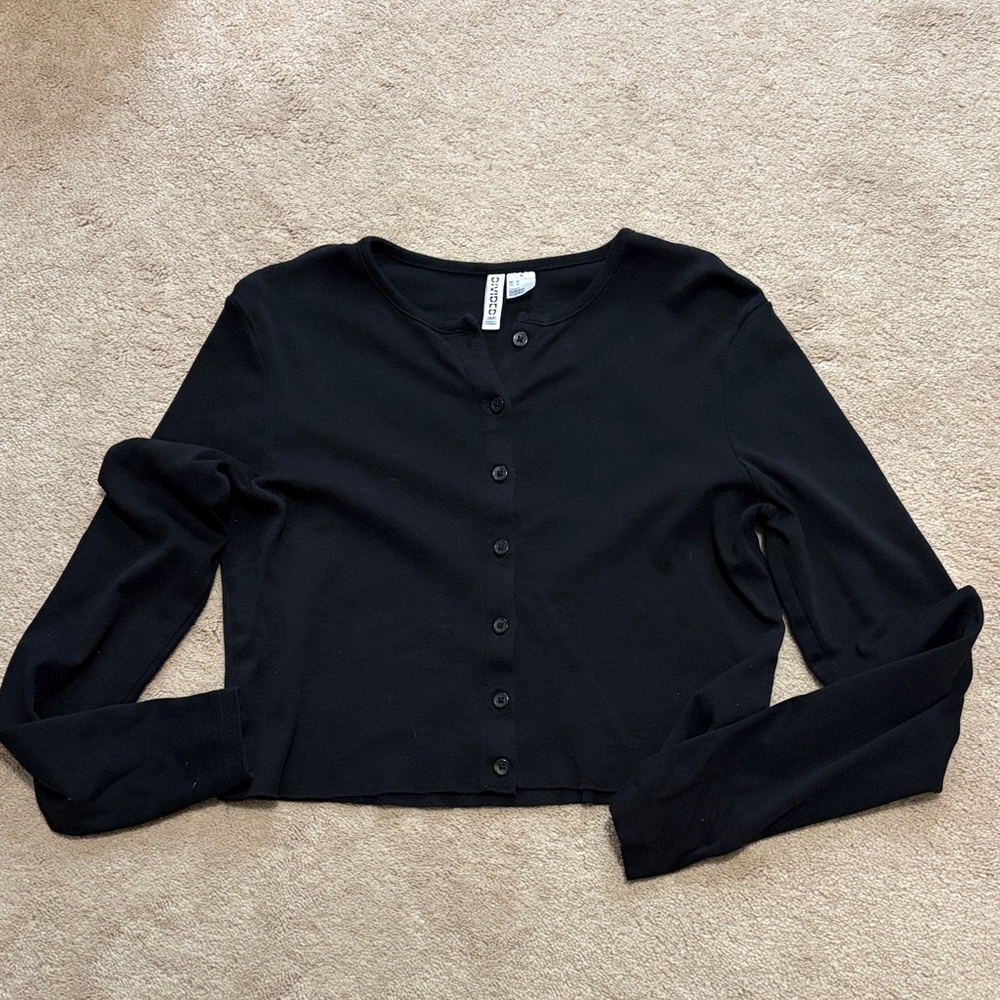 H&M Divided Black Button-Down Long Sleeve Cropped Top Size Medium